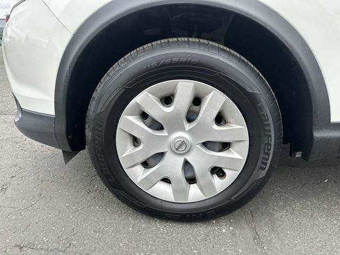 Used 2019 Nissan Rogue Sport S image 17