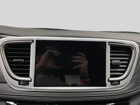 New 2026 Chrysler Pacifica Select image 15