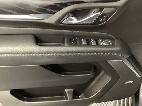 Used 2022 GMC Yukon XL Denali image 10