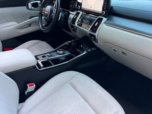 Used 2023 Kia Sorento SX Prestige AWD/4WD image 19