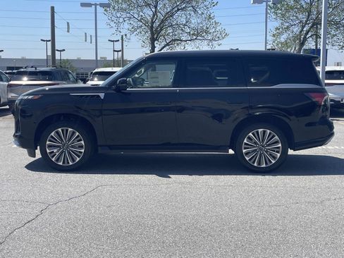 New 2026 INFINITI QX80 Luxe RWD image 2