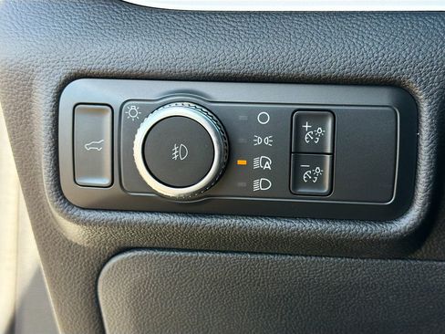 Used 2022 Ford Explorer XLT w/ Equipment Group 202A image 36