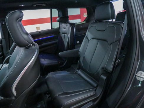 Used 2024 Jeep Grand Cherokee L Overland w/ Advanced Protech Group III AWD/4WD image 13