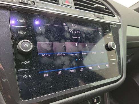 Used 2021 Volkswagen Tiguan SE R-Line image 27