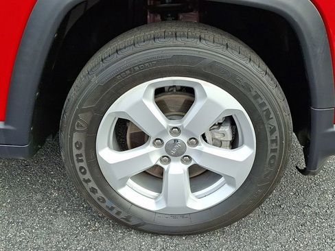 Certified 2021 Jeep Compass Latitude image 9