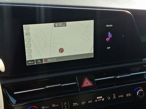 Used 2025 Kia Niro Wind w/ Wind Preserve Package image 16