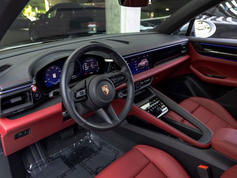 Certified 2024 Porsche Macan 4 Electric image 4