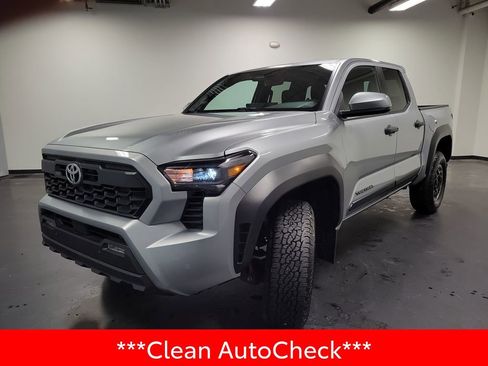 Used 2024 Toyota Tacoma TRD Off-Road w/ TRD Off Road Upgrade Package image 4