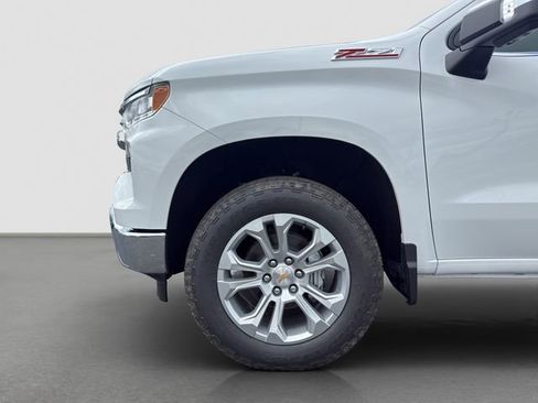 New 2026 Chevrolet Silverado 1500 LTZ w/ LTZ Premium Package AWD/4WD image 16