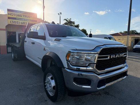 Used 2022 RAM 5500 Tradesman w/ Chrome Appearance Group AWD/4WD image 7