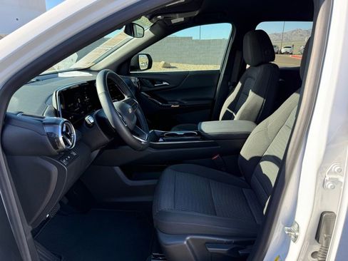 Certified 2025 Chevrolet Equinox LT image 12