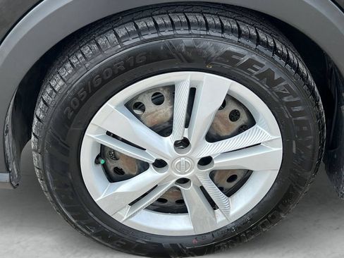 Certified 2022 Nissan Kicks S FWD image 23