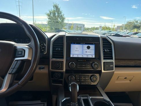 Used 2019 Ford F150 Lariat w/ Equipment Group 501A Mid AWD/4WD image 27