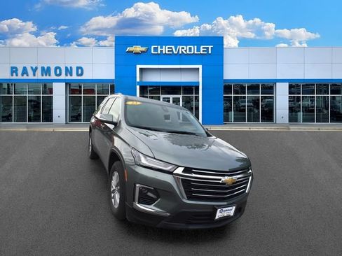 Used 2023 Chevrolet Traverse LT FWD image 9