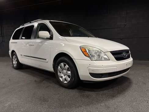 Used 2008 Hyundai Entourage image 7