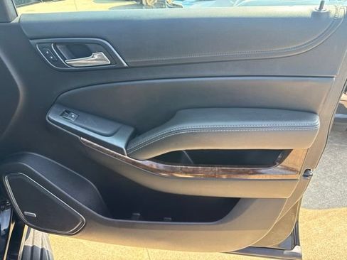 Used 2016 Chevrolet Suburban LT w/ Luxury Package AWD/4WD image 11