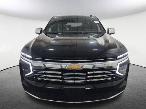 Used 2025 Chevrolet Suburban Premier AWD/4WD image 2