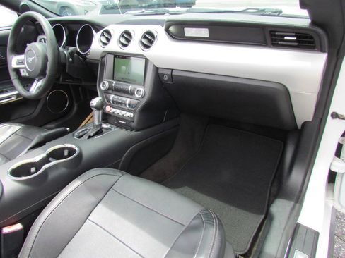 Used 2017 Ford Mustang GT Premium RWD image 14