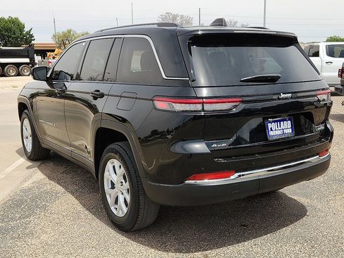 Used 2023 Jeep Grand Cherokee Limited AWD/4WD image 2