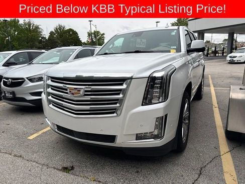 Used 2020 Cadillac Escalade Platinum AWD/4WD image 2