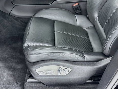 Certified 2023 Porsche Macan Turbo AWD/4WD image 12