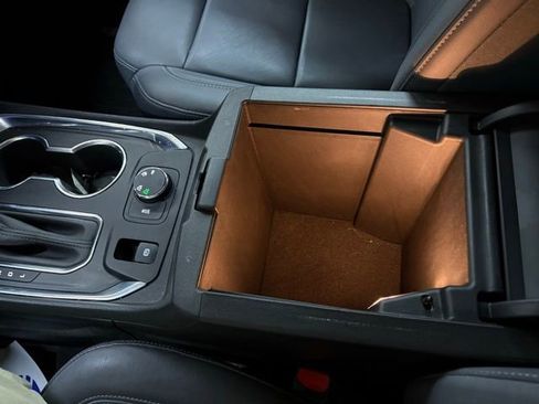 Used 2018 Chevrolet Traverse LT w/ LPO, Floor Liner Package AWD/4WD image 51