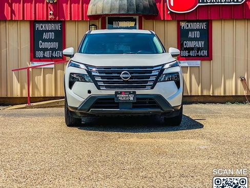 Used 2025 Nissan Rogue SV AWD/4WD image 3
