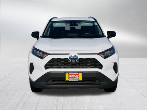 Used 2021 Toyota RAV4 LE image 2