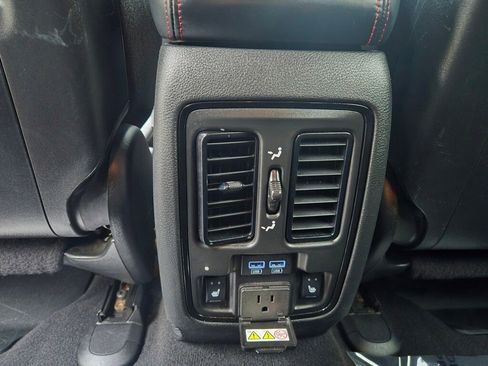 Used 2024 Dodge Durango GT image 16