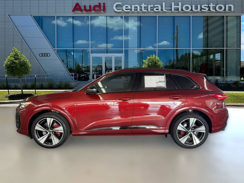 New 2025 Audi SQ5 Prestige image 2