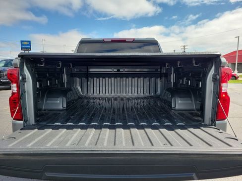 Used 2023 Chevrolet Silverado 1500 Custom image 10