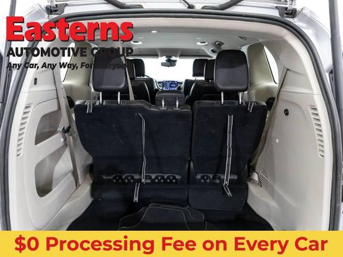 Used 2024 Chrysler Pacifica Touring-L FWD image 9