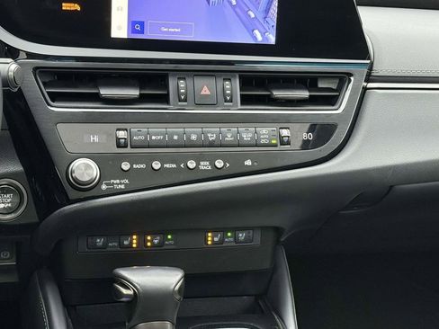Used 2025 Lexus ES 350 Premium image 17