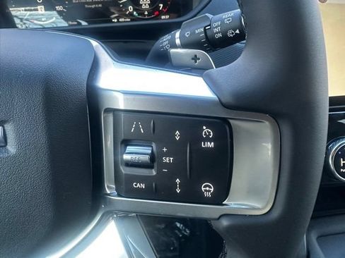 New 2026 Land Rover Discovery Dynamic SE AWD/4WD image 23