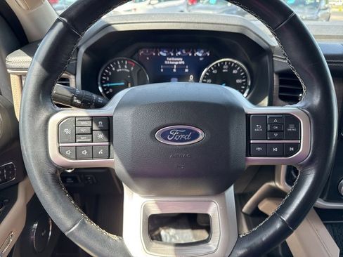 Used 2024 Ford Expedition Limited AWD/4WD image 11