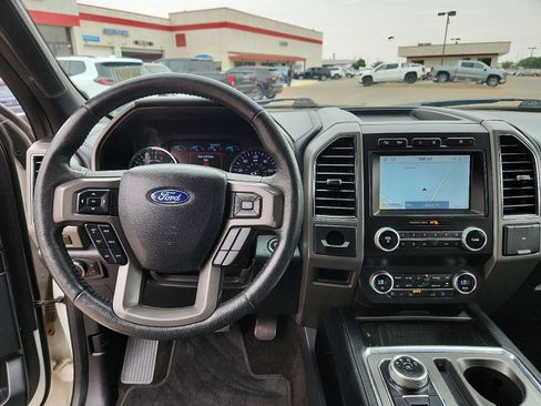Used 2020 Ford Expedition Max XLT w/ Equipment Group 202A AWD/4WD image 12