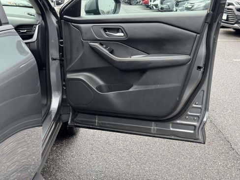 Used 2024 Nissan Rogue SV image 14