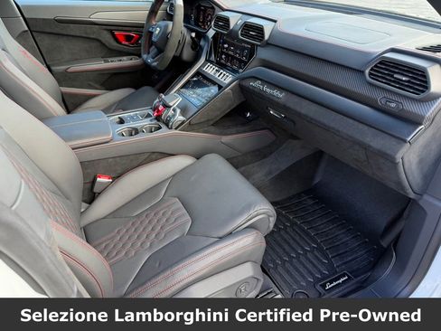 Used 2024 Lamborghini Urus Performante AWD/4WD image 49