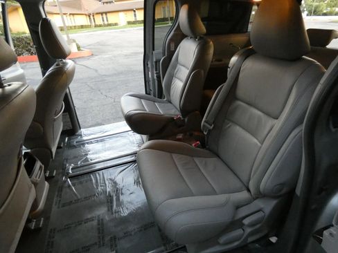 Used 2015 Toyota Sienna XLE image 44