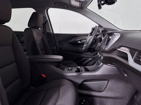 Used 2024 GMC Terrain SLE w/ Driver Convenience Package image 6