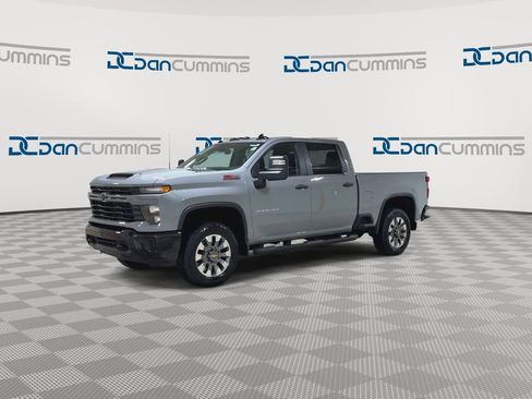 Used 2024 Chevrolet Silverado 2500 Custom w/ Custom Value Package AWD/4WD image 4