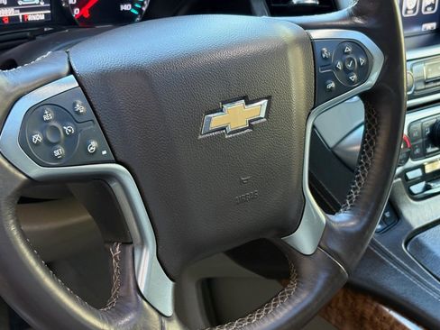 Used 2015 Chevrolet Suburban LTZ image 12