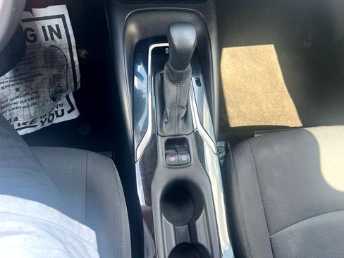 Used 2020 Toyota Corolla LE image 18