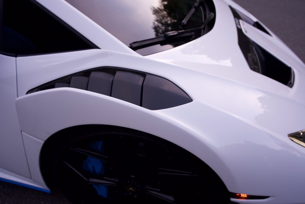 Used 2022 Lamborghini Huracan STO RWD image 19
