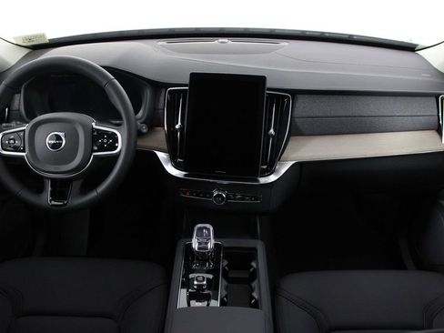 New 2026 Volvo XC90 B5 Core AWD/4WD image 5