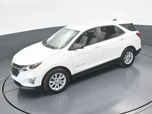 Used 2021 Chevrolet Equinox LS image 43