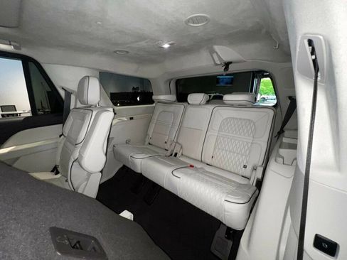 Used 2024 Lincoln Navigator Black Label AWD/4WD image 24