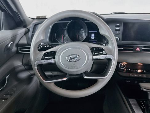 Used 2021 Hyundai Elantra SEL FWD image 18