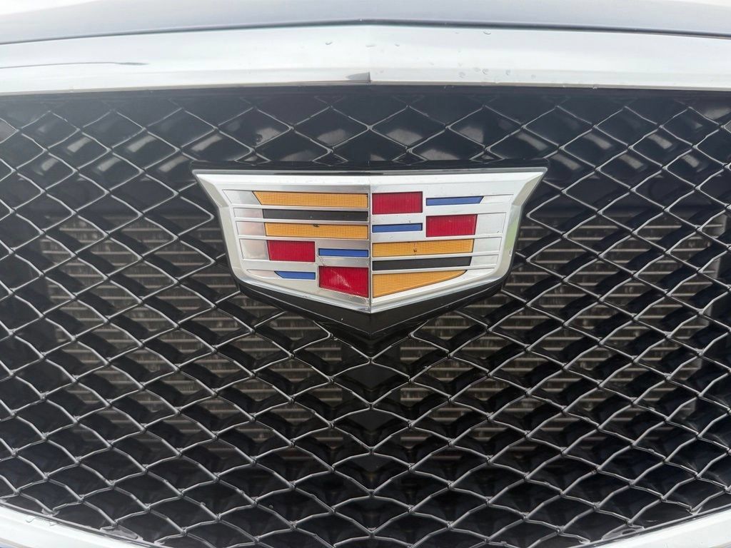 Certified 2024 Cadillac XT5 Sportv w/ LPO, Floor Liner Package AWD/4WD image 15
