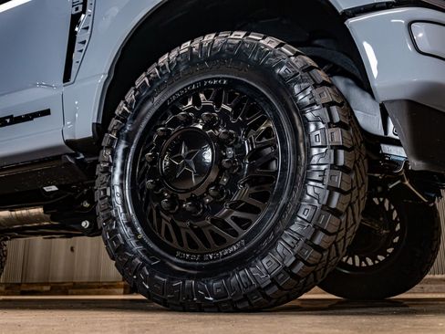 Used 2026 Ford F350 Platinum w/ Platinum Plus Package image 17